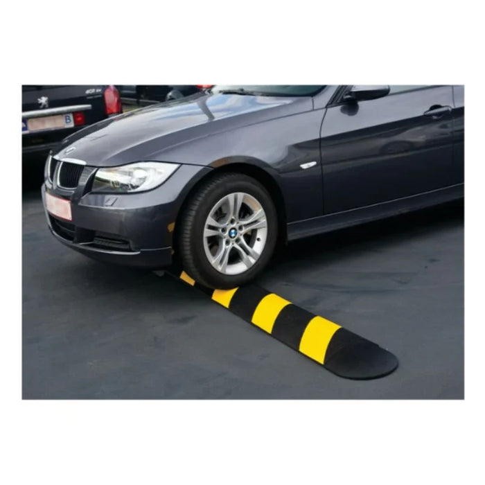 rubber-speed-bump-with-asphalt-mounting-hardware-4-long