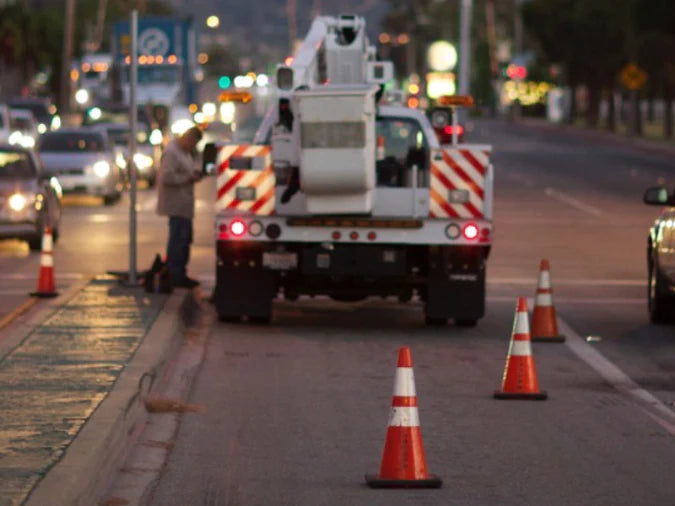 jbc-traffic-safety-cone-white-28-inch-tall-7-lbs-6-inch-4-inch-3m-reflective-collars